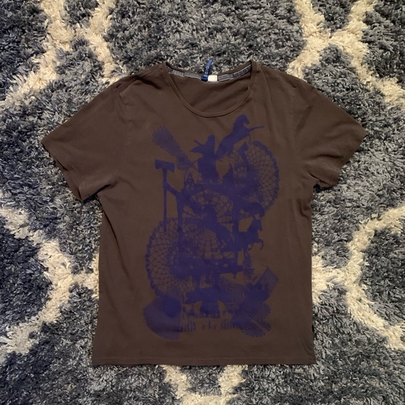 H&M Graphic Tee - Picture 2 of 2